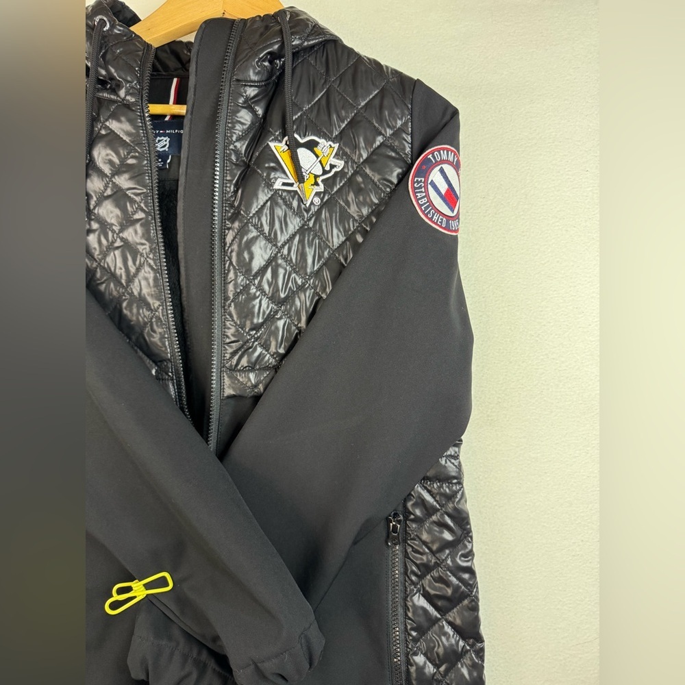 NWOT Tommy Hilfiger NHL Pittsburgh Penguins Quilted Hooded Jacked Black Small - Picture 11 of 15